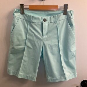 Lululemon women’s club activewear/golf shorts in aquamarine - size 6